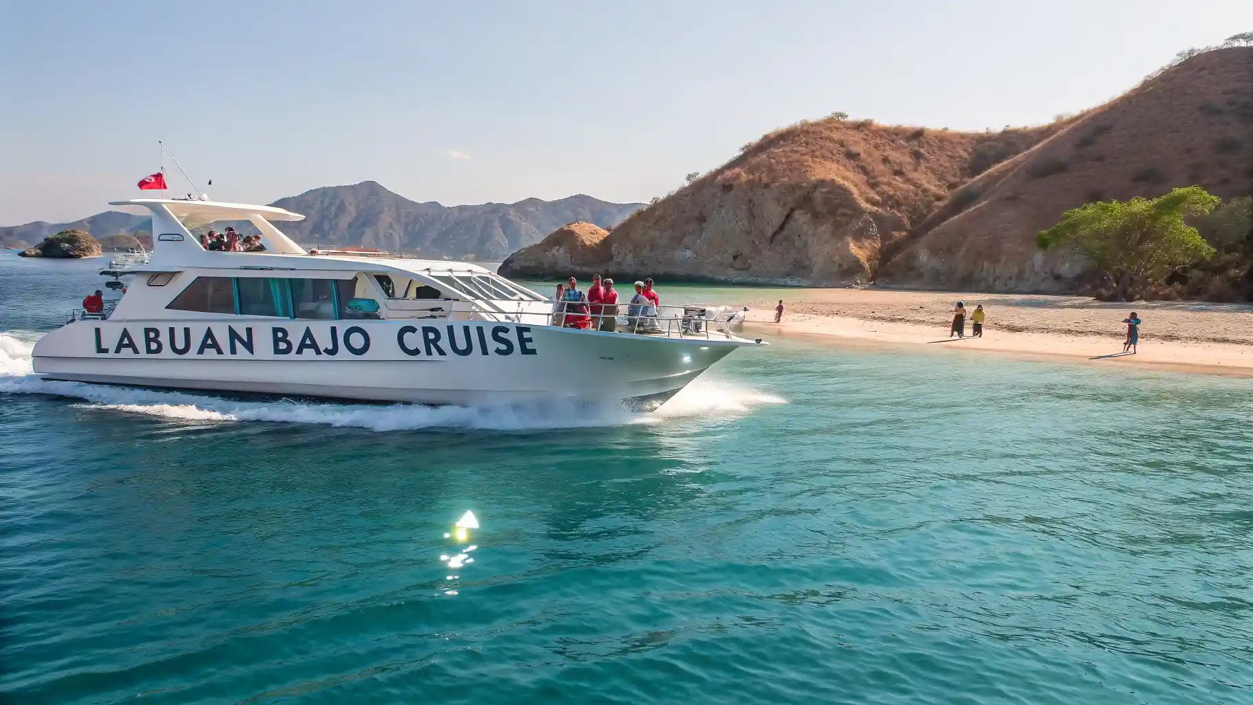 Labuan Bajo Cruise in Pink Beach